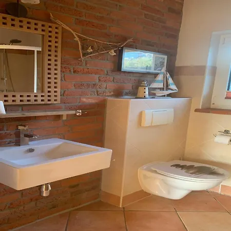 Ferienhaus Peaceful Garden Stay, Cleaning Included *